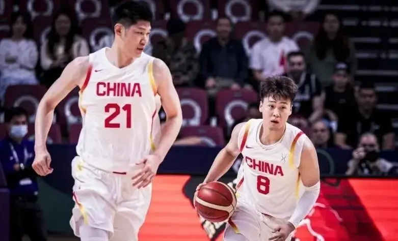 但是他在防, amp, 跑位和传球