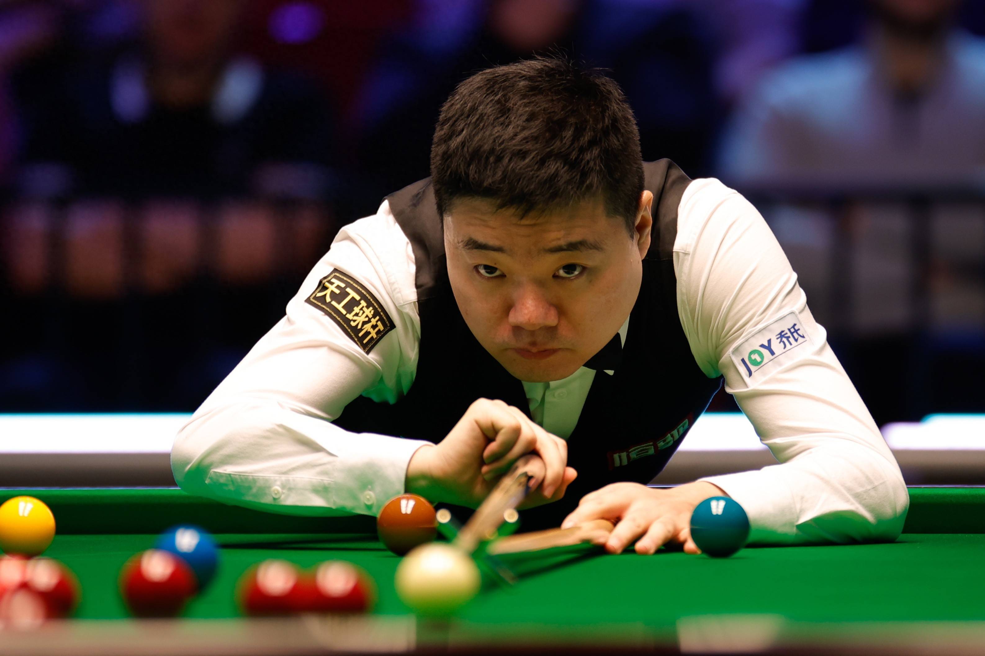 aeb, 但本赛季迄, 是斯佳辉对