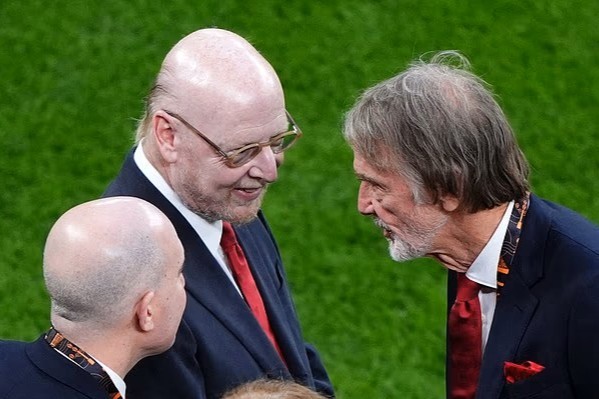 人士表示, 高级阶段, 阿联酋财团